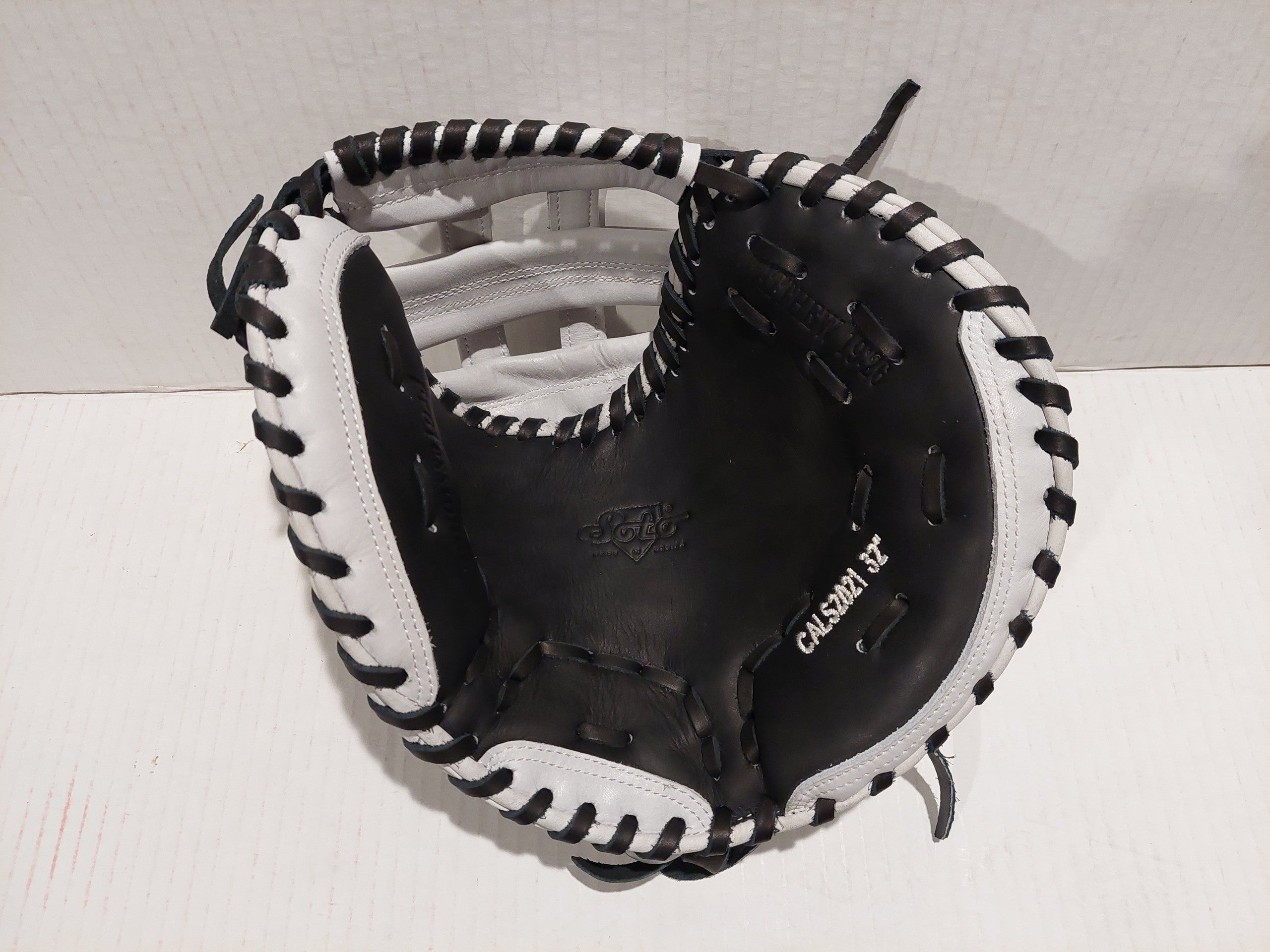 Soto Softball Catchers Mitt-5